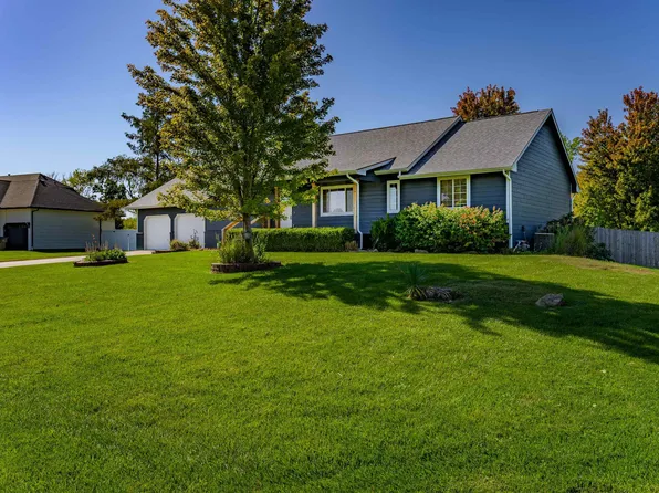 1735 S Lantern Lane Ct, Andover, KS 67002