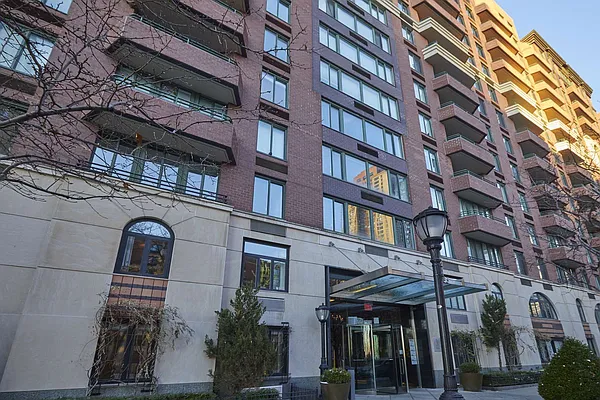 Rented by Brown Harris Stevens | media 13