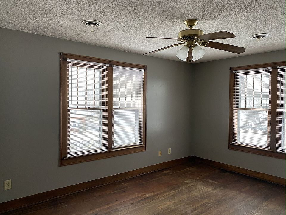 2nd image of 428 Lamont St #428LAMONTST2