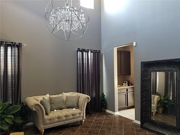 5th image of 8277 Westcliffe Dr