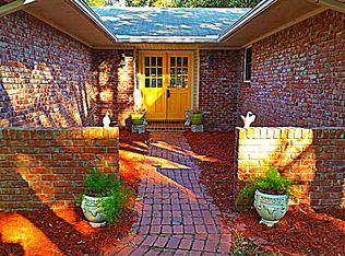 8 Bay Cove Ln, Shalimar, FL 32579