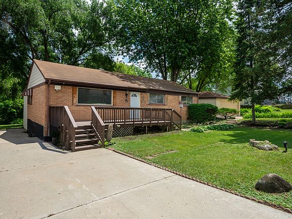 3rd image of 28671 N Harrison Ave
