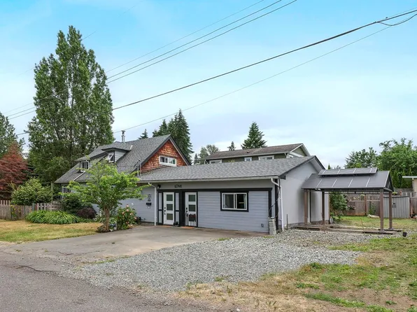 3863 Howard Dr, Tofino, BC V0R 2Z0