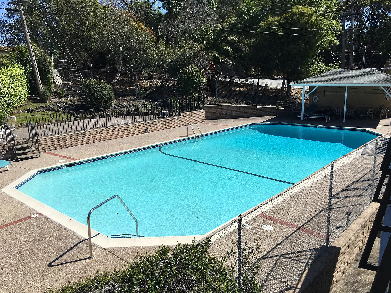 2 bed, 899 sqft, $3,295 — Photo 3