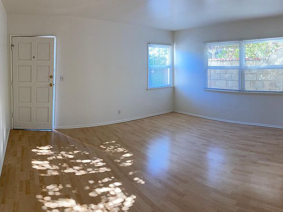 5th image of 4524 Huntley Ave