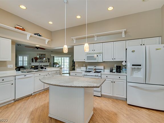 5th image of 5208 Palm View Dr