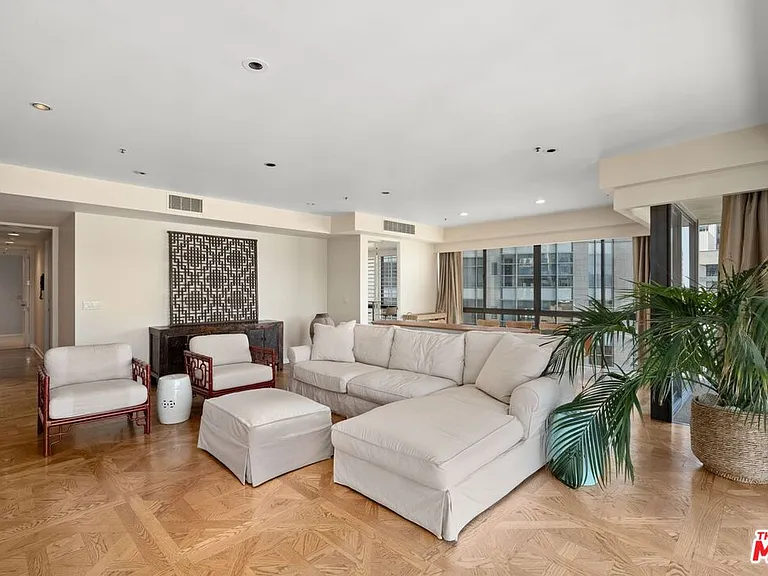 10750 Wilshire Blvd #1501 — Photo 6