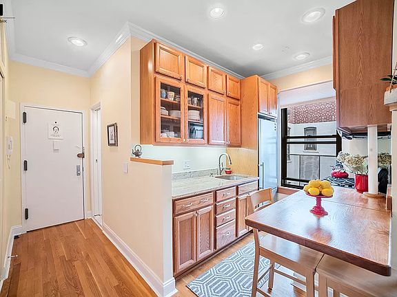 5th image of 3115 Broadway APT 63