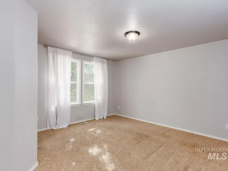 5729 S Moreya Ave — Photo 24