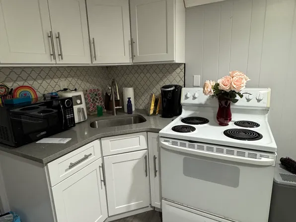 (undisclosed Address), Kings Park, NY 11754