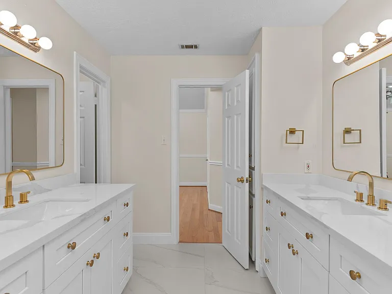 17402 Wilton Park Ct — Photo 42
