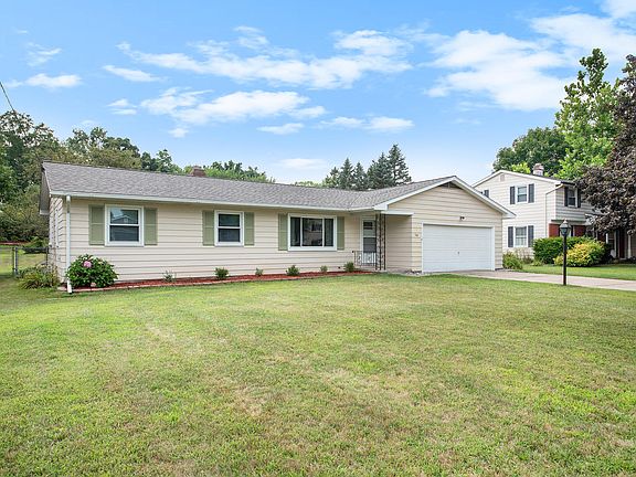 2nd image of 108 Lincolnwood Dr