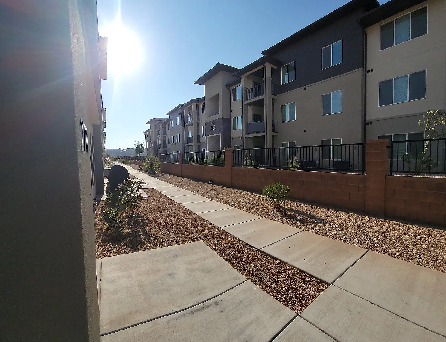 3 bed, 2.5 bath, 1517 sqft, $1,900 — Photo 2