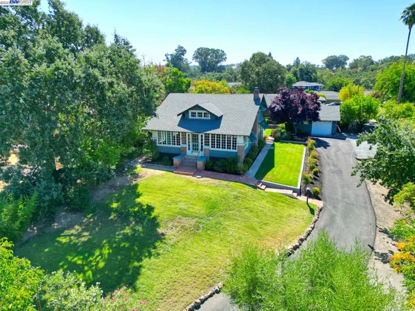 3950 Vineyard Ave, Pleasanton, CA 94566