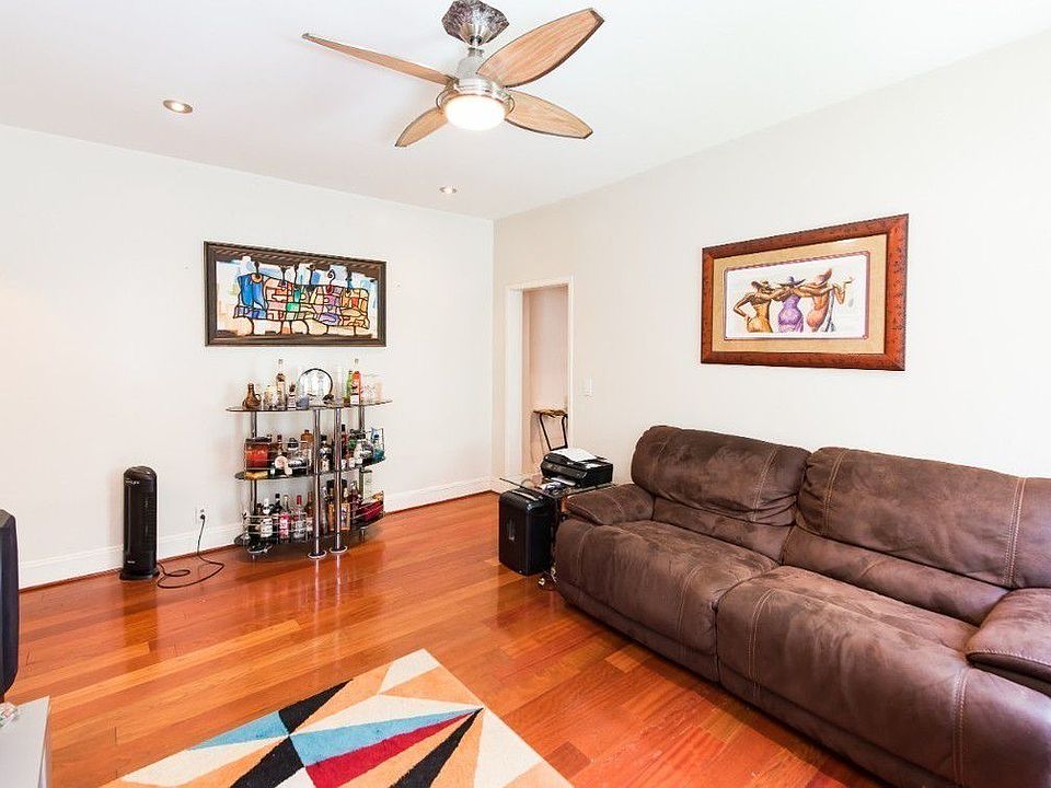 1st image of 35 Crown St APT 1C
