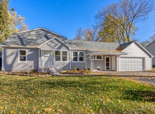 4704 Parkview Dr, Mccullom Lake, IL 60050