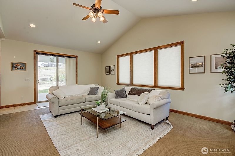 4th image of 3716 Knowles Road