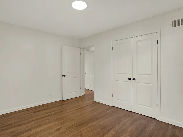 2058 Chatham Cv — Photo 24