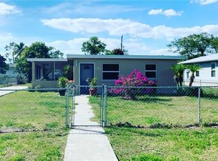 5225 McCarty St, Naples, FL 34113