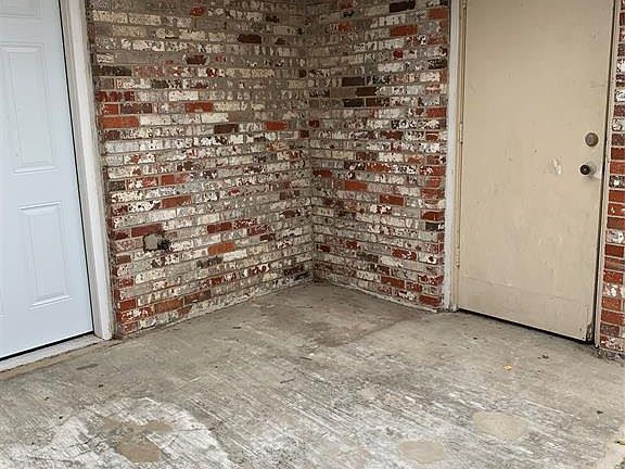 3rd image of 1502 Blackwell Dr