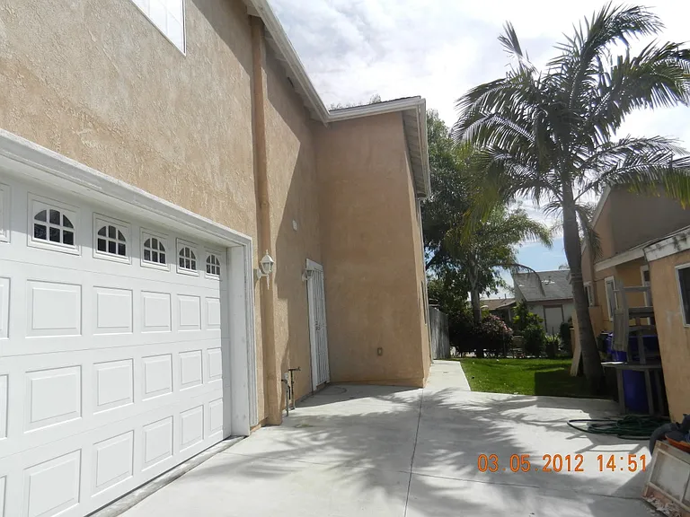 2047 Drescher St — Photo 10