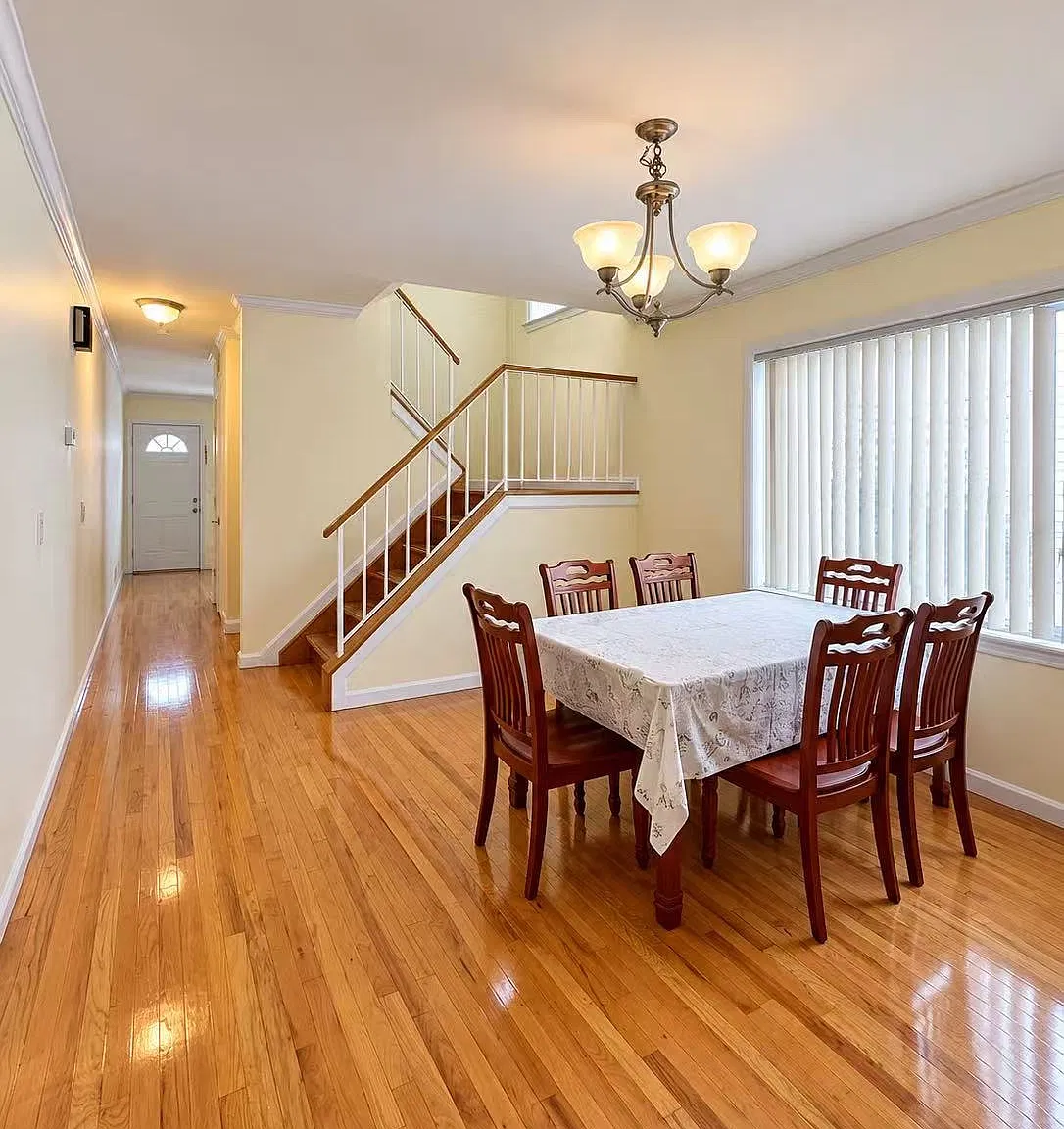 3 bed, 2.5 bath, 2000 sqft, $3,600 — Photo 2