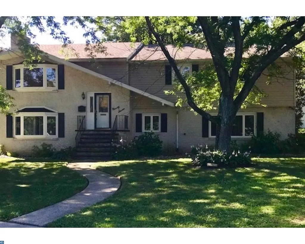97 Wellington Blvd photo 1