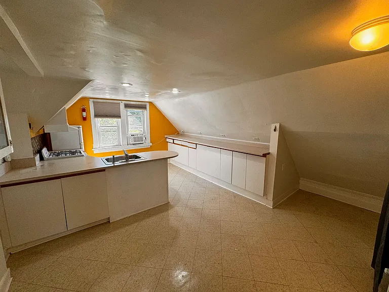 160 Chestnut St #2 — Photo 7