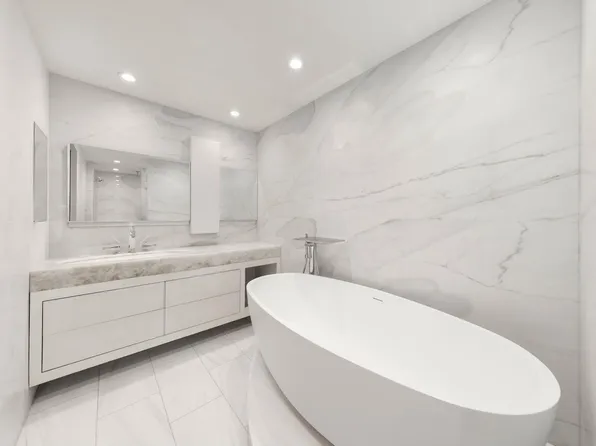 605 Park Avenue image 22 of 26