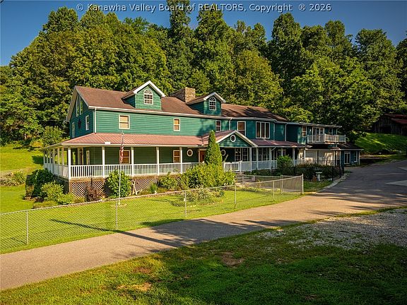 3rd image of 3826 16th Street Rd