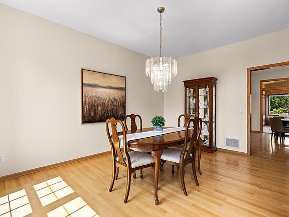 4th image of 17168 Bainbridge Dr