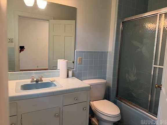 4th image of 1 Lone Oak Cir