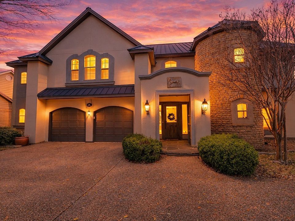 1st image of 465 Bay Hill Dr