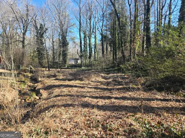 5674 Woodland Dr, Acworth, GA 30102