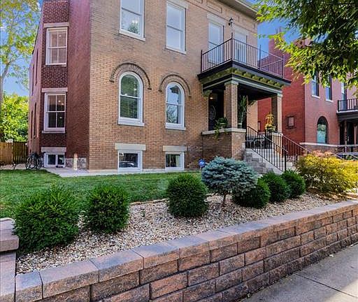3rd image of 4026 Russell Blvd