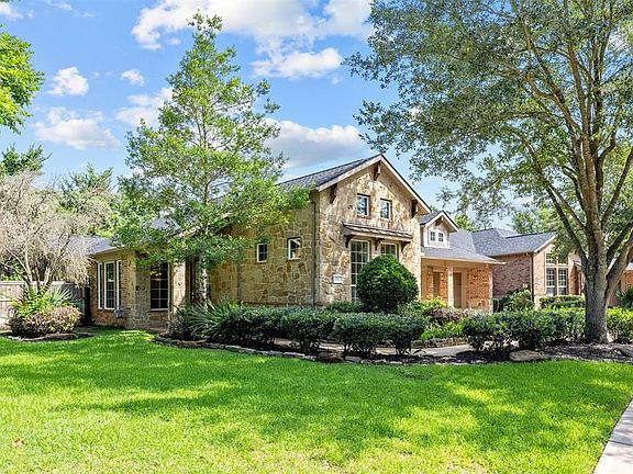 3rd image of 3910 Avalon Garden Ln