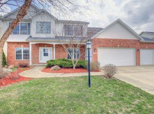 2108 Emerald Dr, Champaign, IL