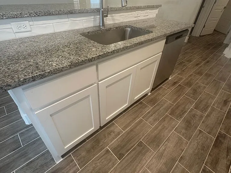 684 The Cottages Dr — Photo 9
