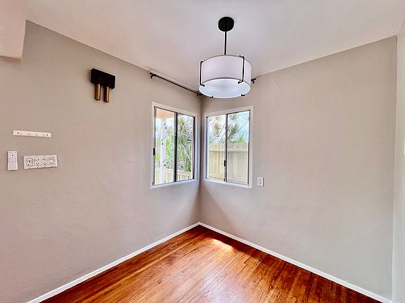 5th image of 3868 Kendall St