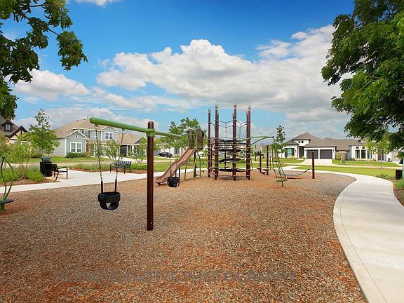 3rd image of 1816 Drover St