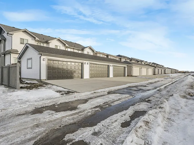 545 Black Stone Blvd — Photo 10