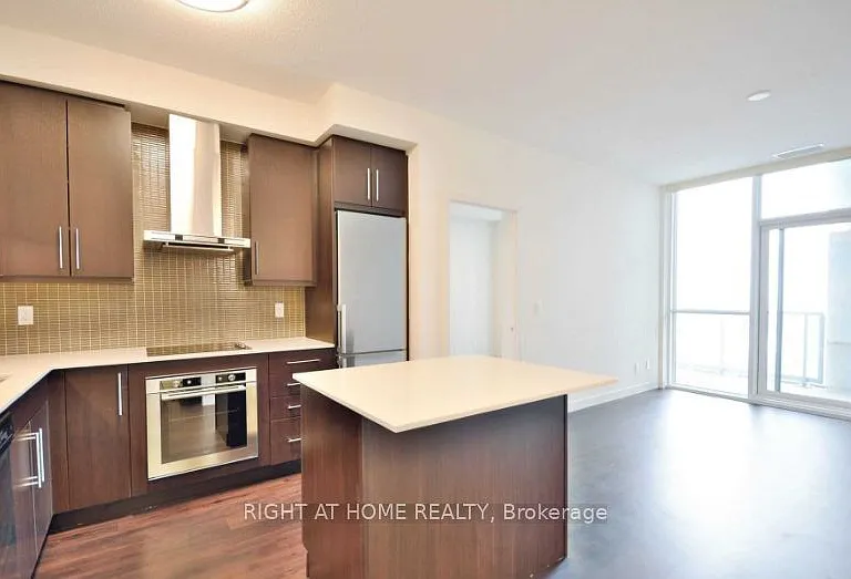 2087 Fairview St #905 — Photo 3