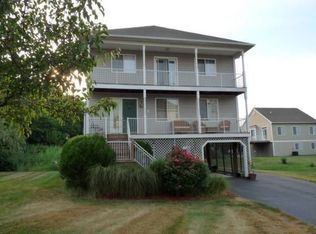 227 Mariners Point Dr, Middle River, MD 21220