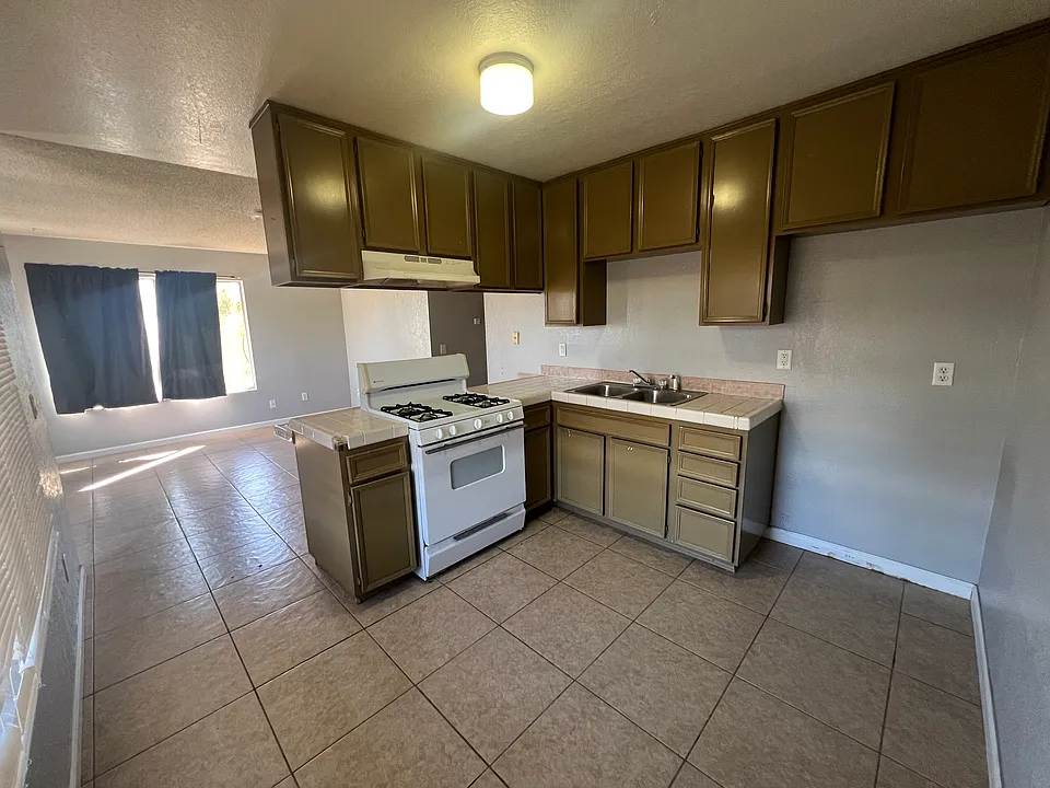 22540 Mariposa Rd #C