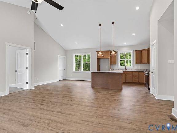 5th image of 257 E Sunrise Dr