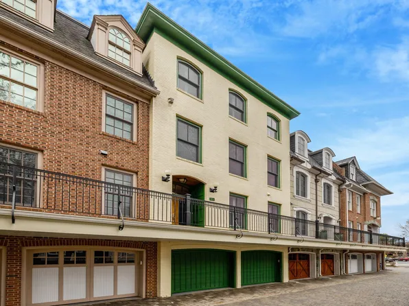 229 Locust St SE #3, Vienna, VA 22180