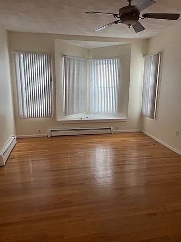 3 bed, 1.0 bath, 1300 sqft, $3,500 — Photo 4