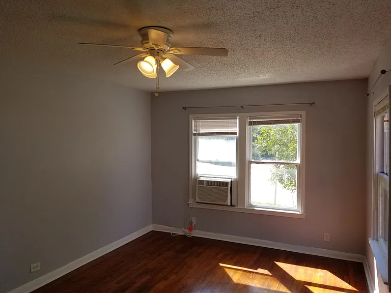 504 Elmhurst Ave — Photo 14
