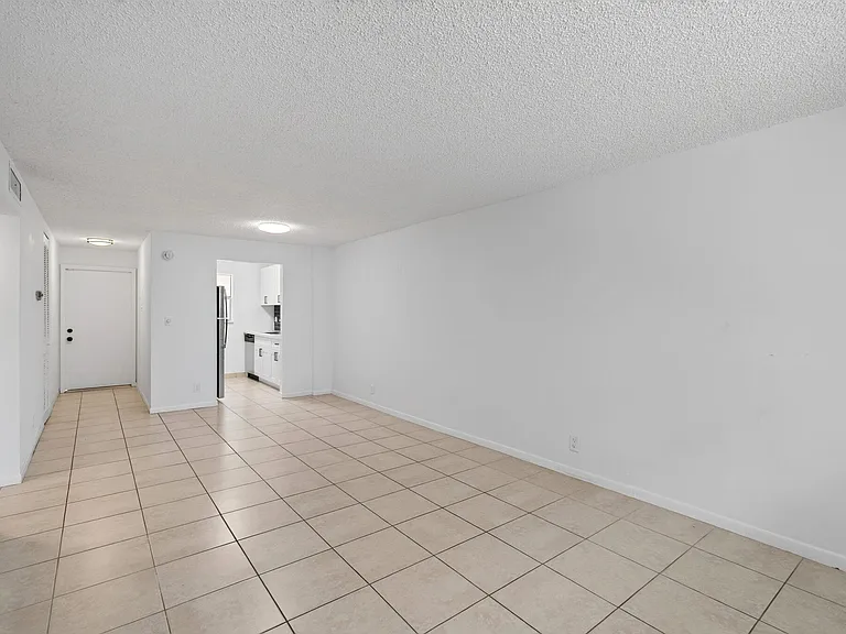 450 SW 2nd Ave #205 — Photo 9