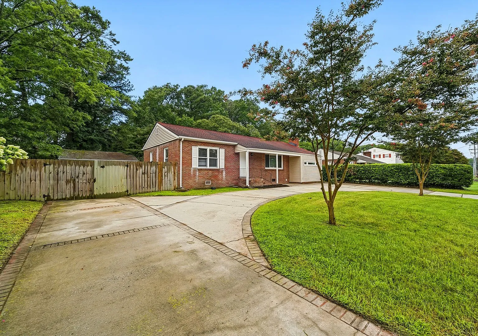 107 Woods Rd Newport News VA 23601 — Photo 2